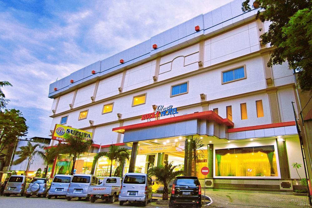 Rocky Plaza Hotel Padang Exterior foto